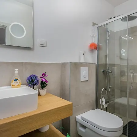 Awesome In Novigrad With Kitchen Nyaraló