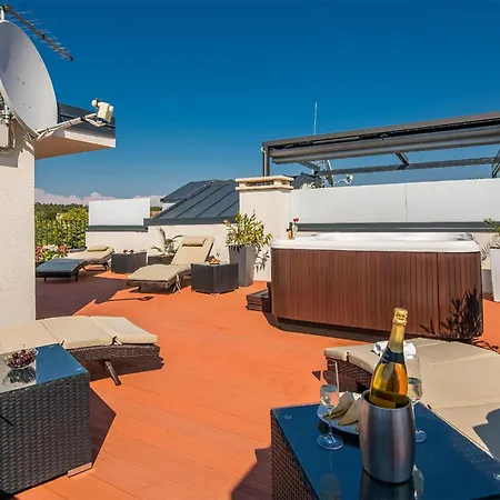 Awesome In Novigrad With Kitchen Nyaraló Novigrad Istria