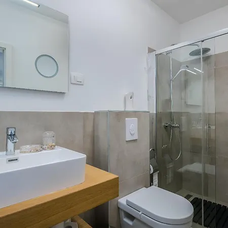 Awesome In Novigrad With Kitchen *