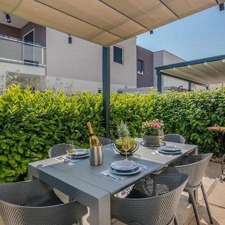 Awesome In Novigrad With Kitchen Nyaraló *