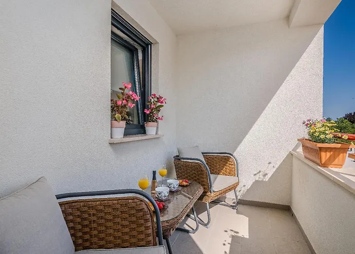 Awesome In Novigrad With Kitchen Vikendica *