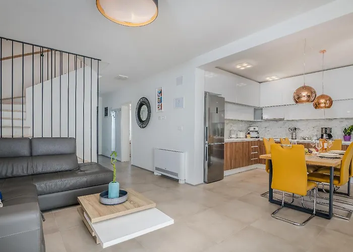 Awesome In Novigrad With Kitchen