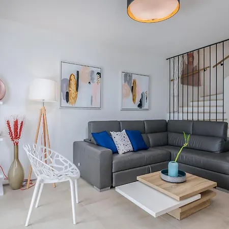 Pet Friendly In Novigrad With House Sea View