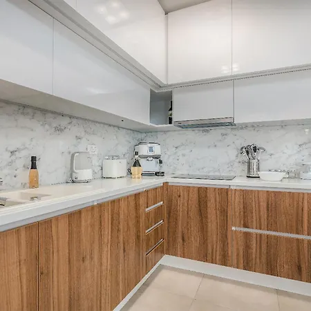 Vikendica Awesome In Novigrad With Kitchen
