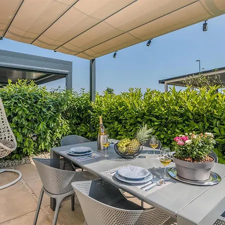 Awesome In Novigrad With Kitchen Vikendica Novigrad (Istria)
