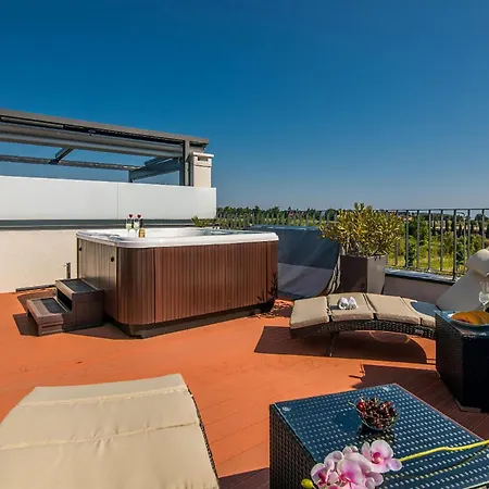Awesome In Novigrad With Kitchen Vikendica Novigrad (Istria)